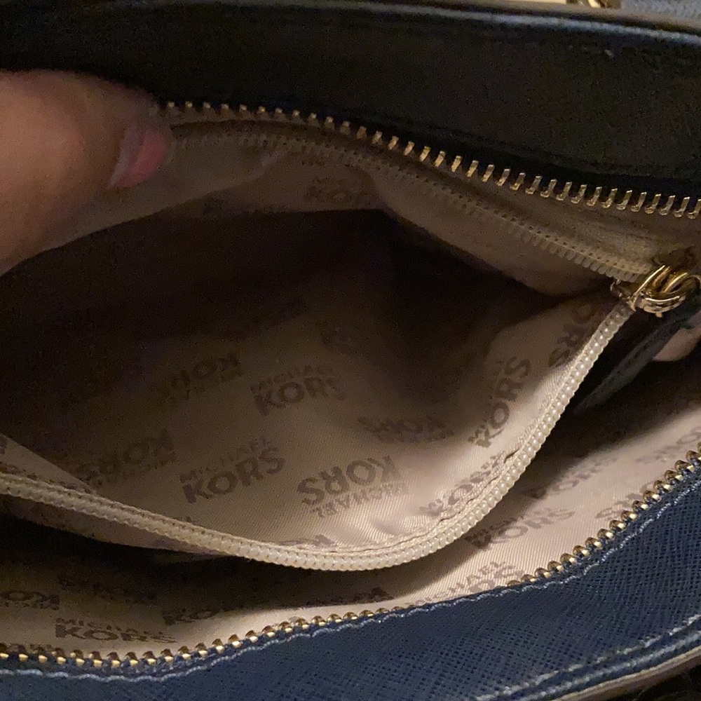 Michael Kors mini purse - Picture 11 of 11